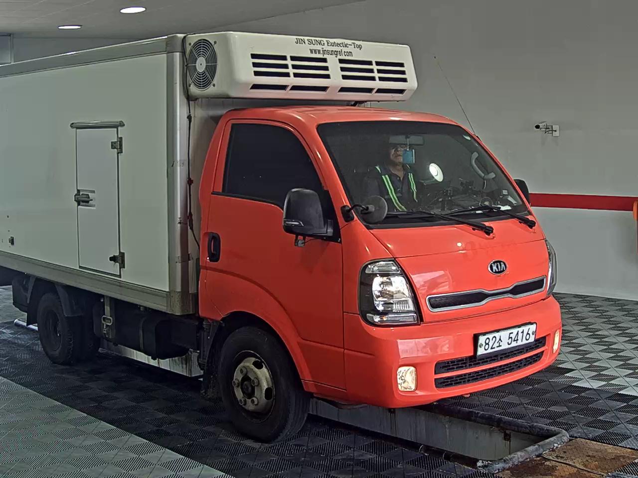 KIA THE NEW BONGO III CARGO 1.2 TON STANDARD CAB EXTRA LONG WHEELBASE GL - фото 1