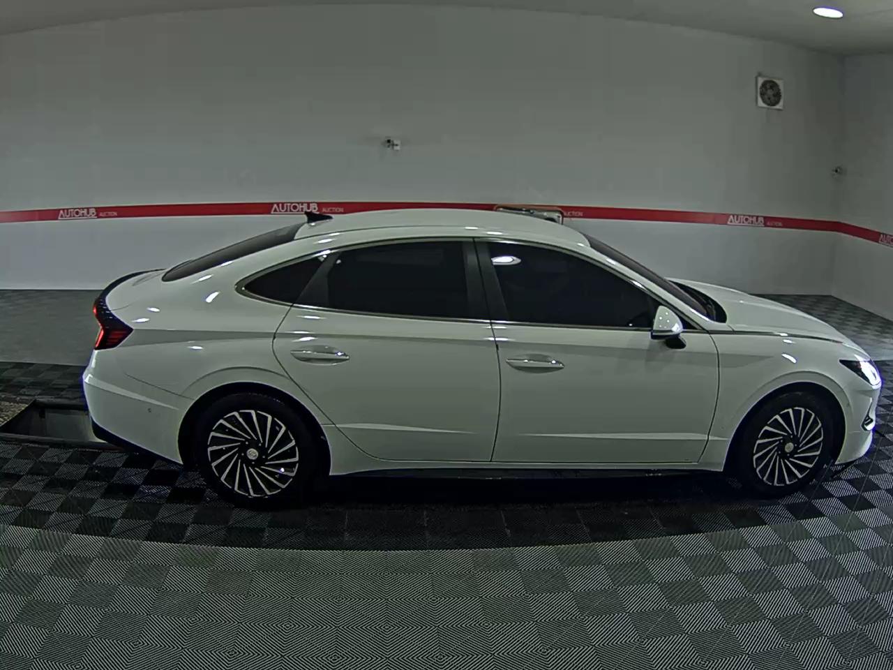 HYUNDAI SONATA (DN8) HYBRID 2.0 HEV PREMIUM PLUS - фото 2