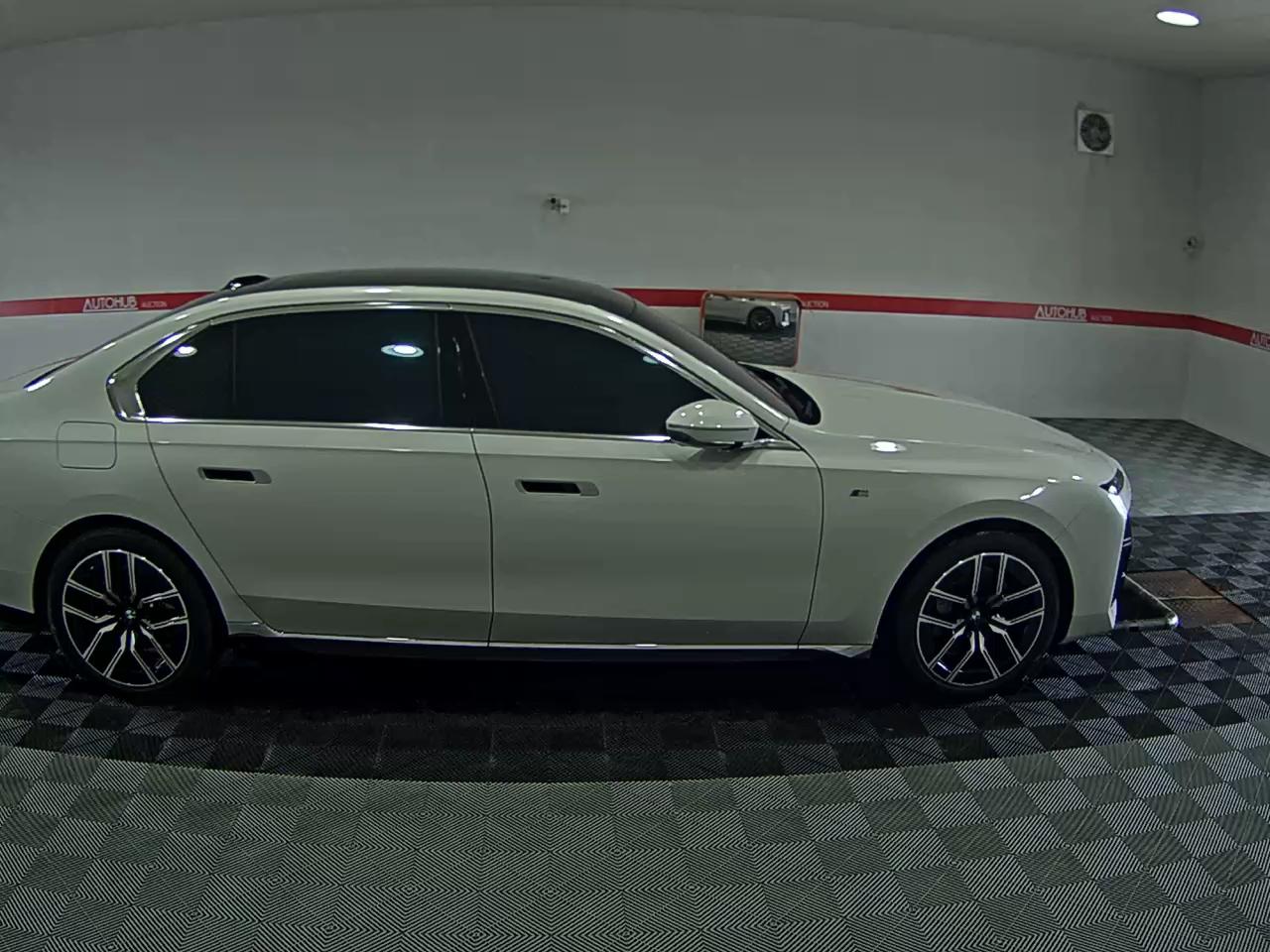 BMW 7 SERIES (7TH GEN) 740i xDrive M SPORT - фото 2