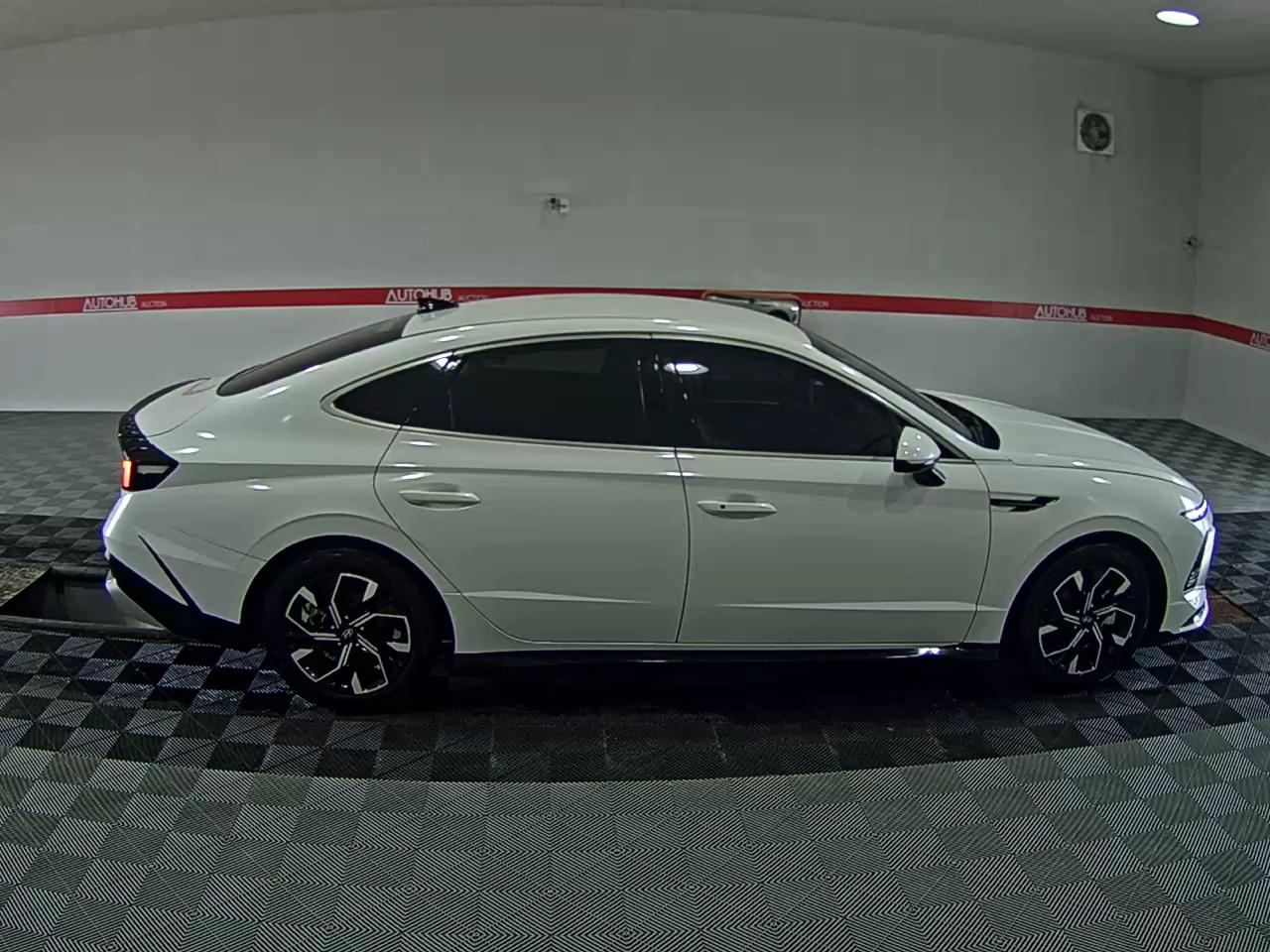 HYUNDAI SONATA THE EDGE GASOLINE 2.0 PREMIUM - фото 2
