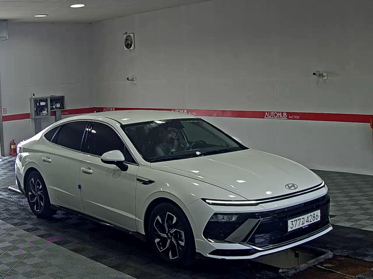 HYUNDAI SONATA THE EDGE GASOLINE 2.0 PREMIUM - фото 1