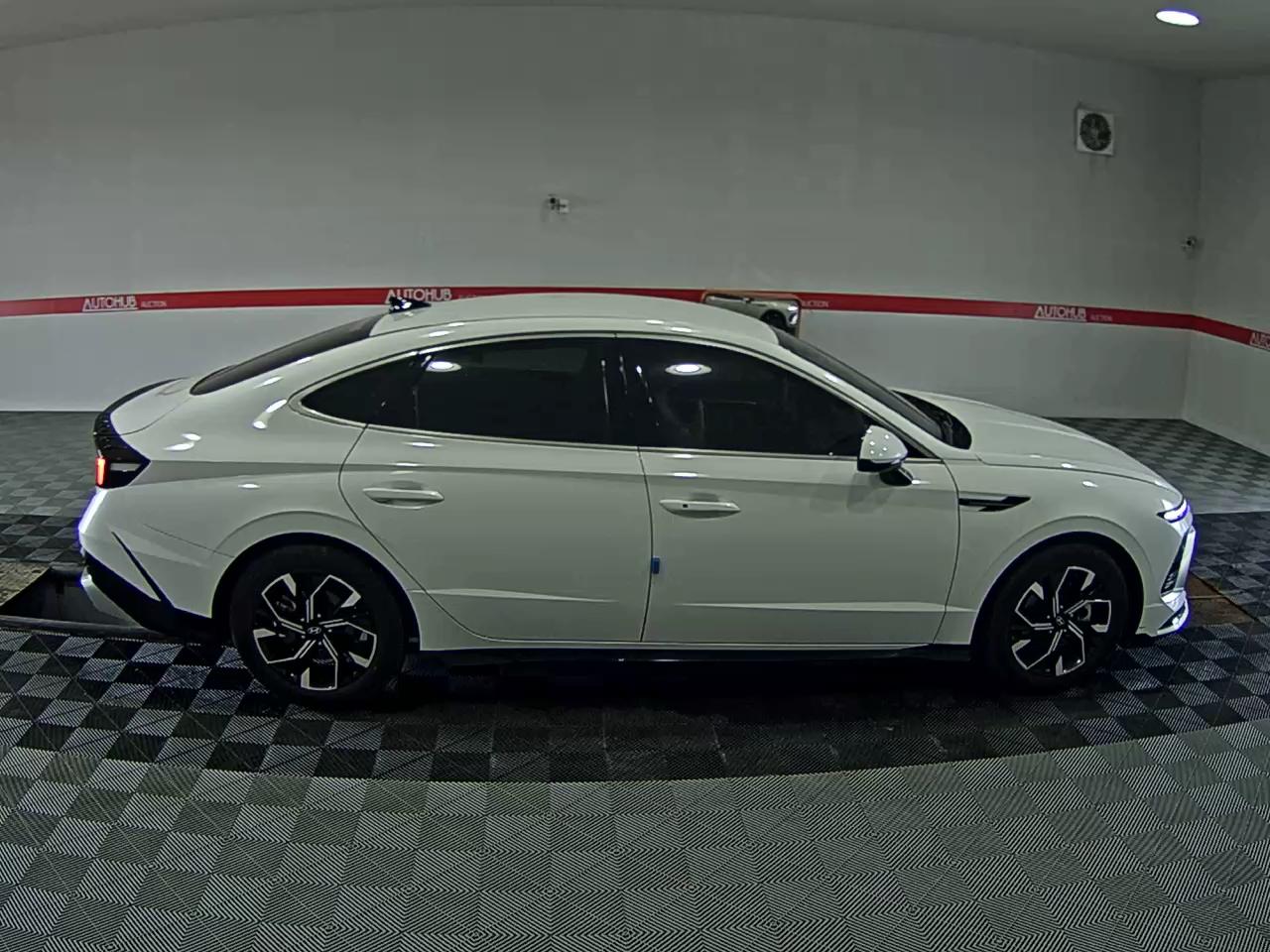 HYUNDAI SONATA THE EDGE GASOLINE 2.0 PREMIUM - фото 2