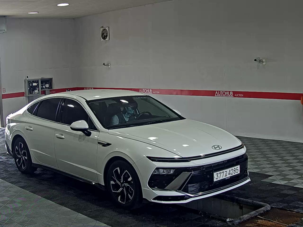 HYUNDAI SONATA THE EDGE GASOLINE 2.0 PREMIUM - фото 1