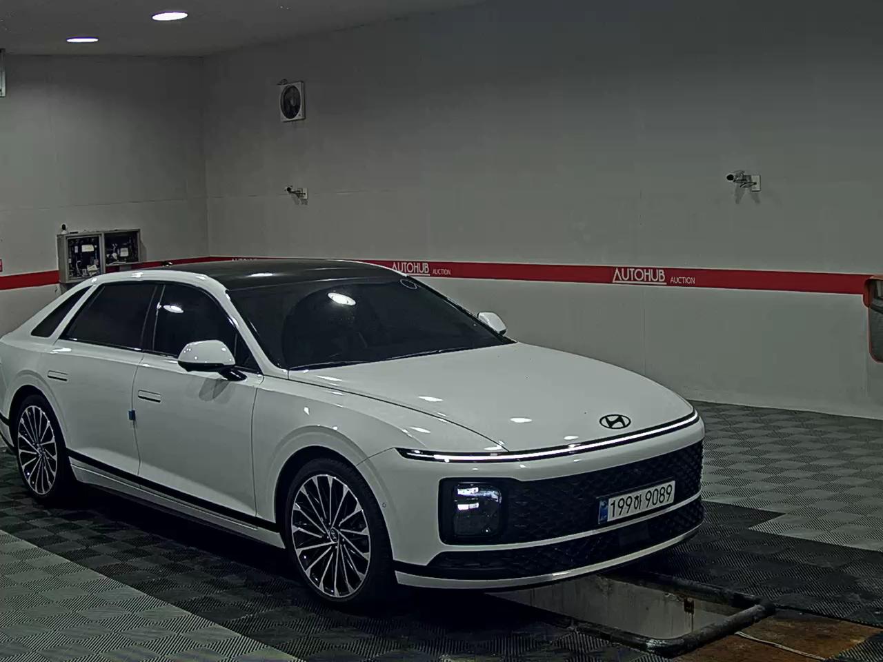 HYUNDAI THE ALL NEW GRANDEUR GASOLINE 2.5 CALLIGRAPHY BLACK EXTERIOR - фото 1