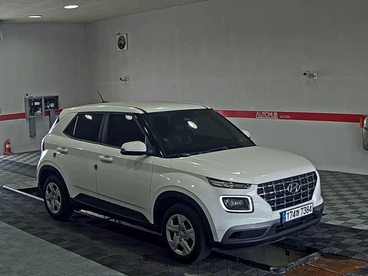 HYUNDAI VENUE 1.6 GASOLINE RENTAL CAR SMART - фото 1