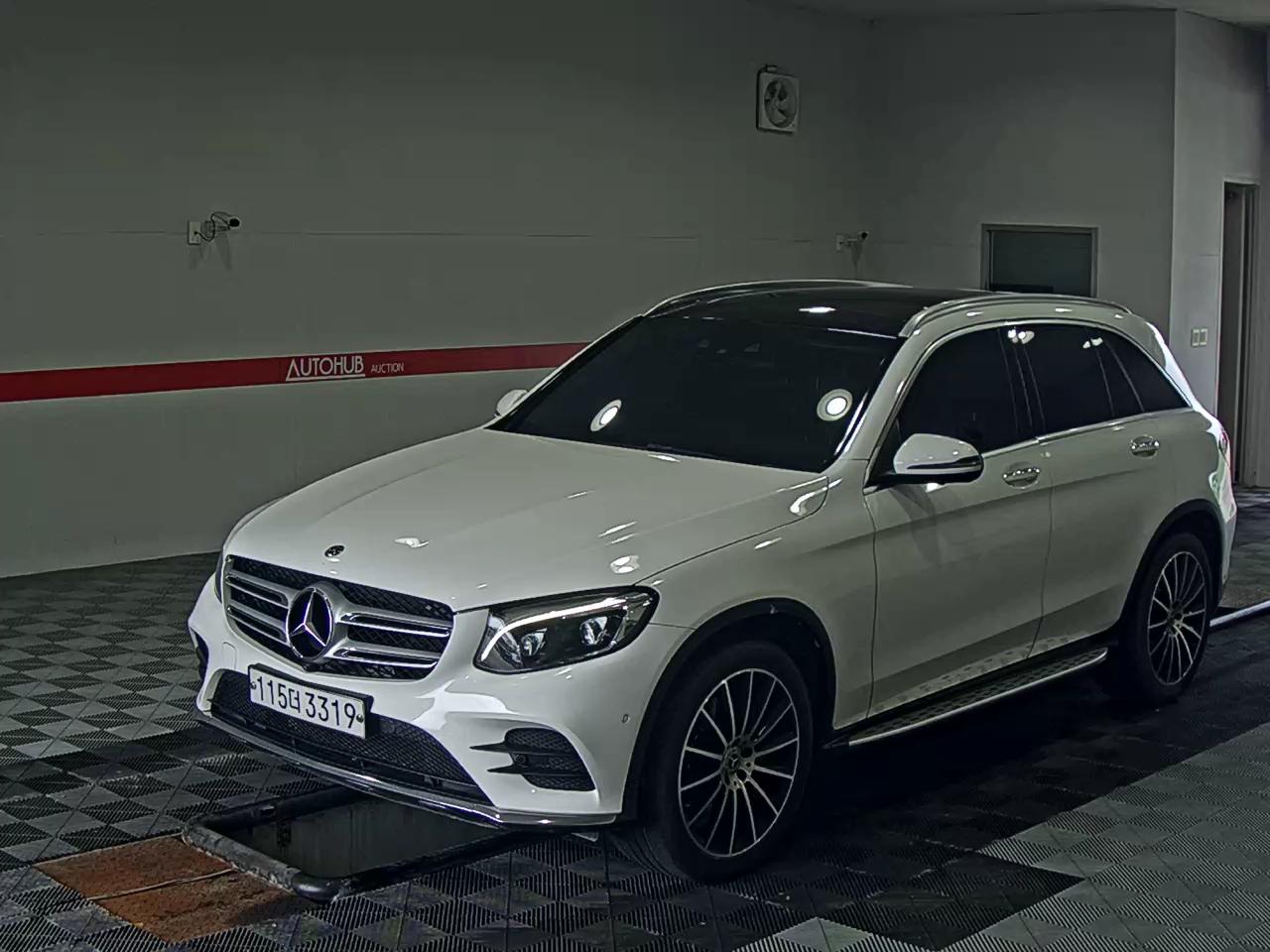 MERCEDES-BENZ GLC-CLASS GLC 300 4MATIC AMG LINE - фото 0