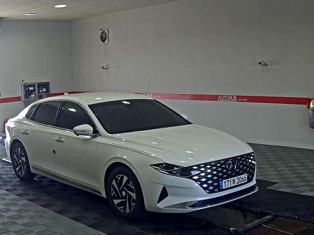 HYUNDAI THE NEW GRANDEUR IG HYBRID 2.4 HEV LE BLANC - фото 1