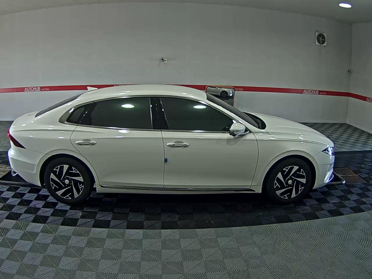 HYUNDAI THE NEW GRANDEUR IG HYBRID 2.4 HEV LE BLANC - фото 2