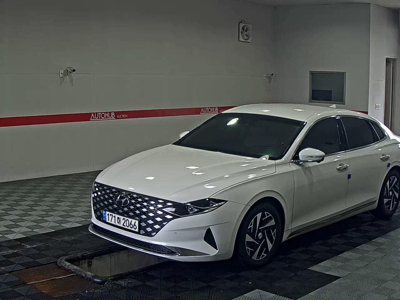 HYUNDAI THE NEW GRANDEUR IG HYBRID 2.4 HEV LE BLANC - фото 0