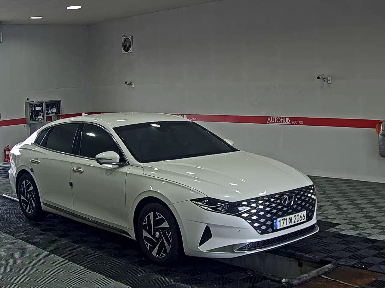 HYUNDAI THE NEW GRANDEUR IG HYBRID 2.4 HEV LE BLANC - фото 1