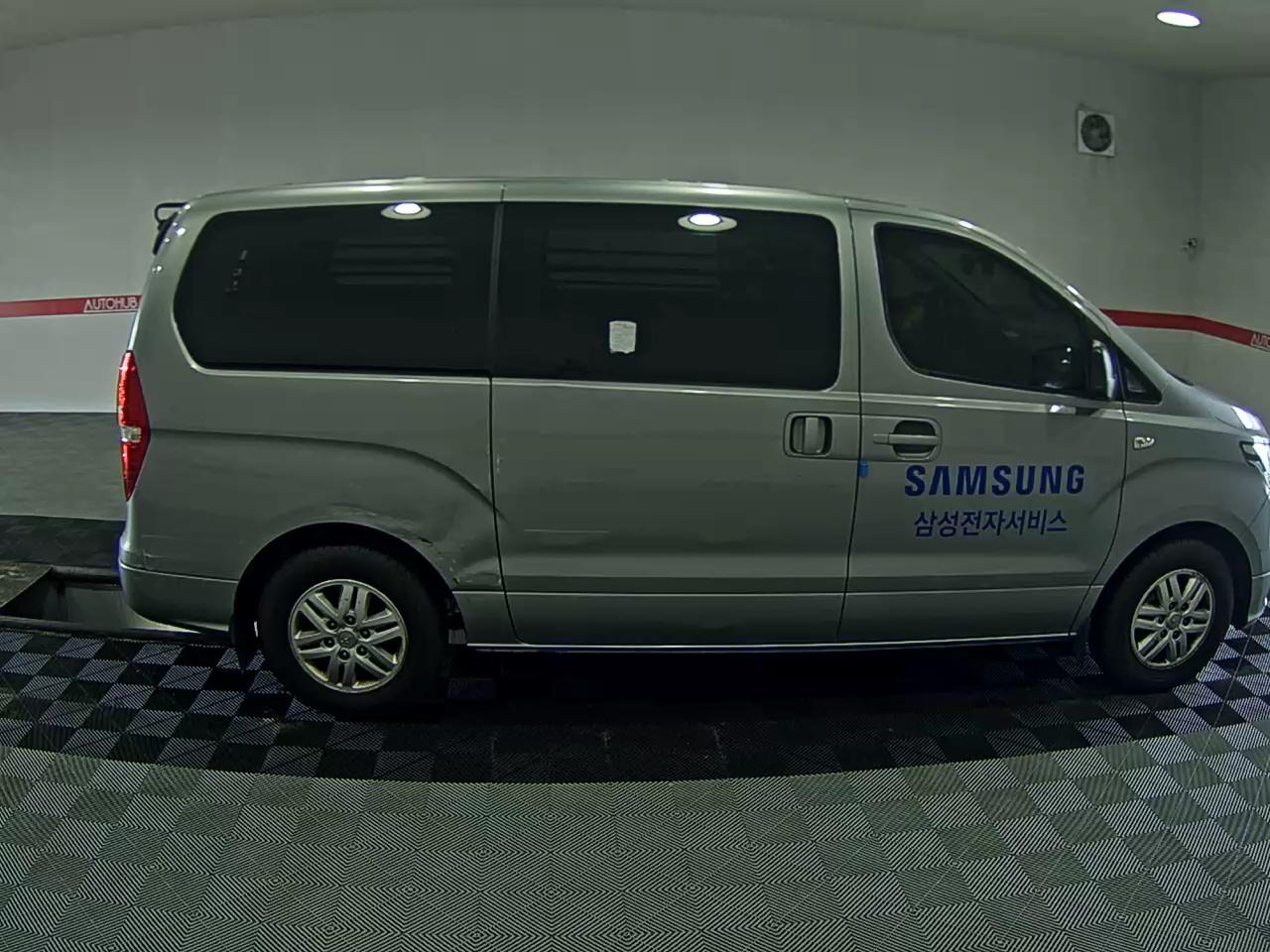 HYUNDAI THE NEW GRAND STAREX 3-SEATER DIESEL VAN SMART - фото 2