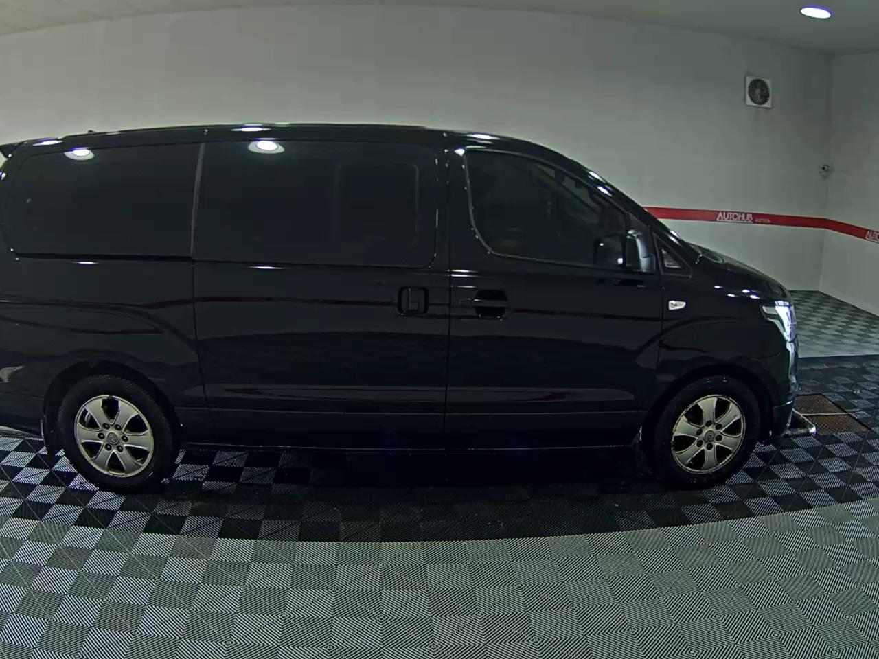HYUNDAI THE NEW GRAND STAREX 11-SEATER DIESEL MODERN - фото 2