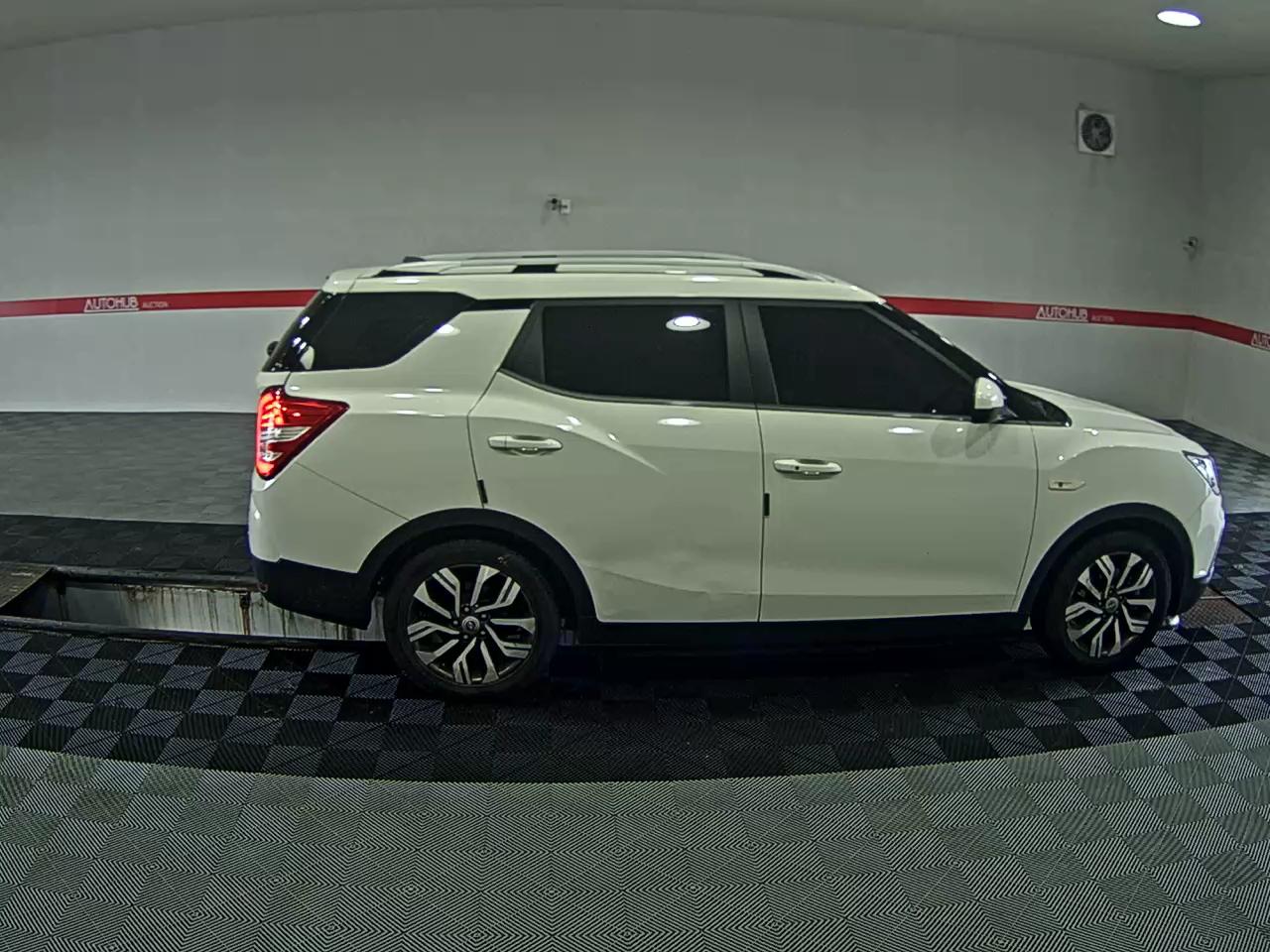 KG MOBILITY (SSANGYONG) TIVOLI AIR DIESEL 2WD AX - фото 2