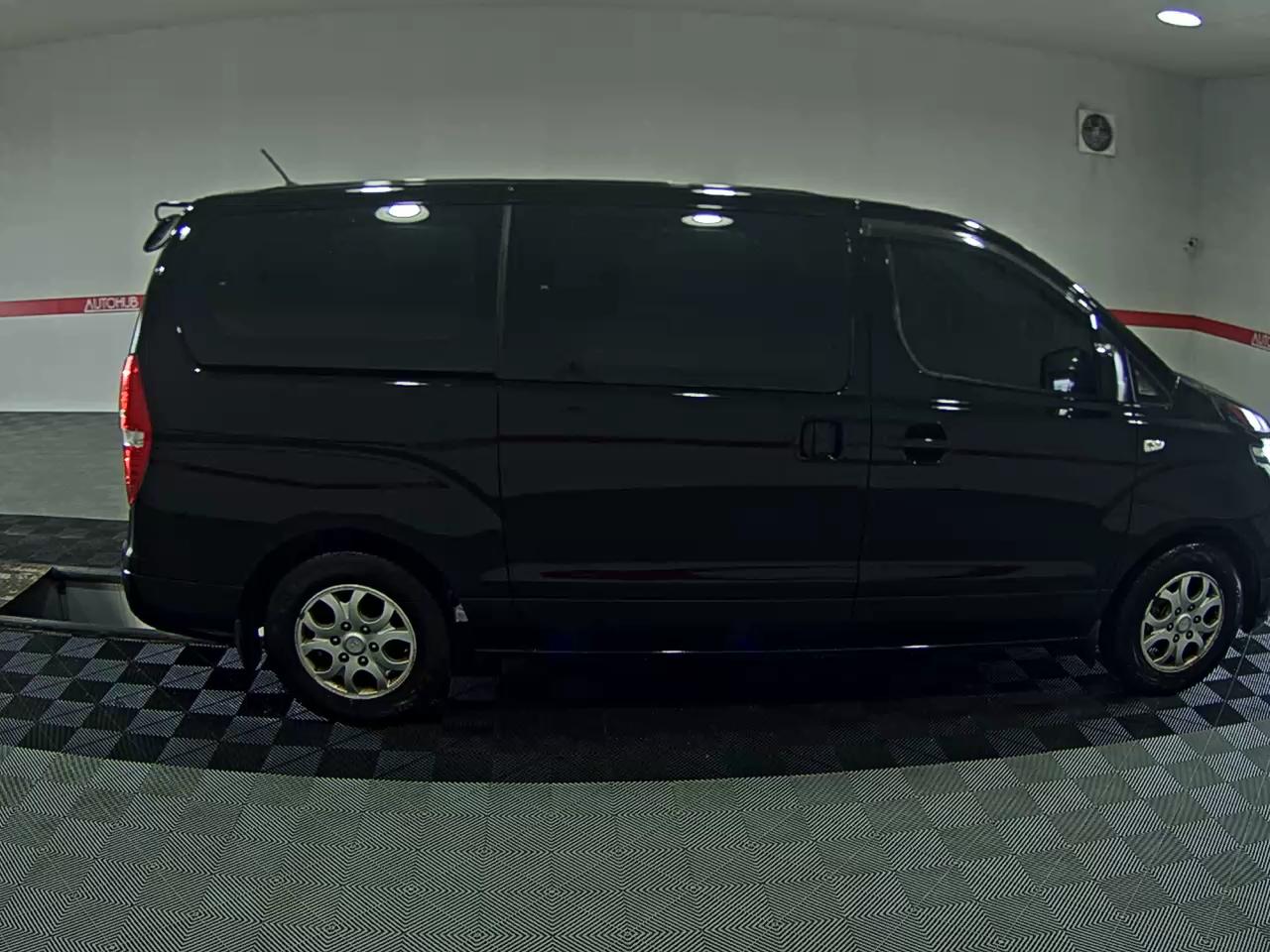 HYUNDAI THE NEW GRAND STAREX 11-SEATER DIESEL STYLE - фото 2