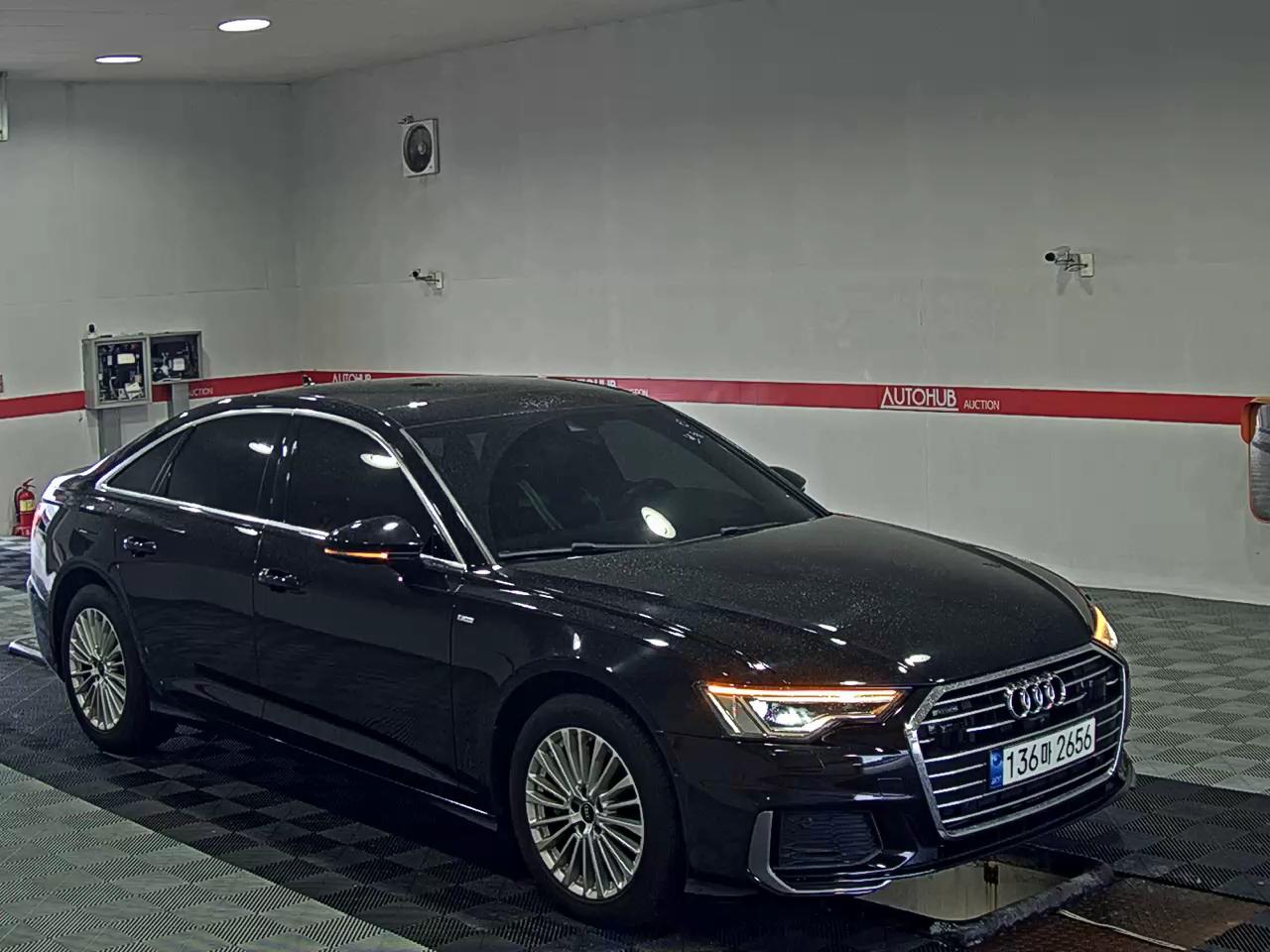 AUDI A6 (5TH GEN) 45 TFSI PREMIUM - фото 1