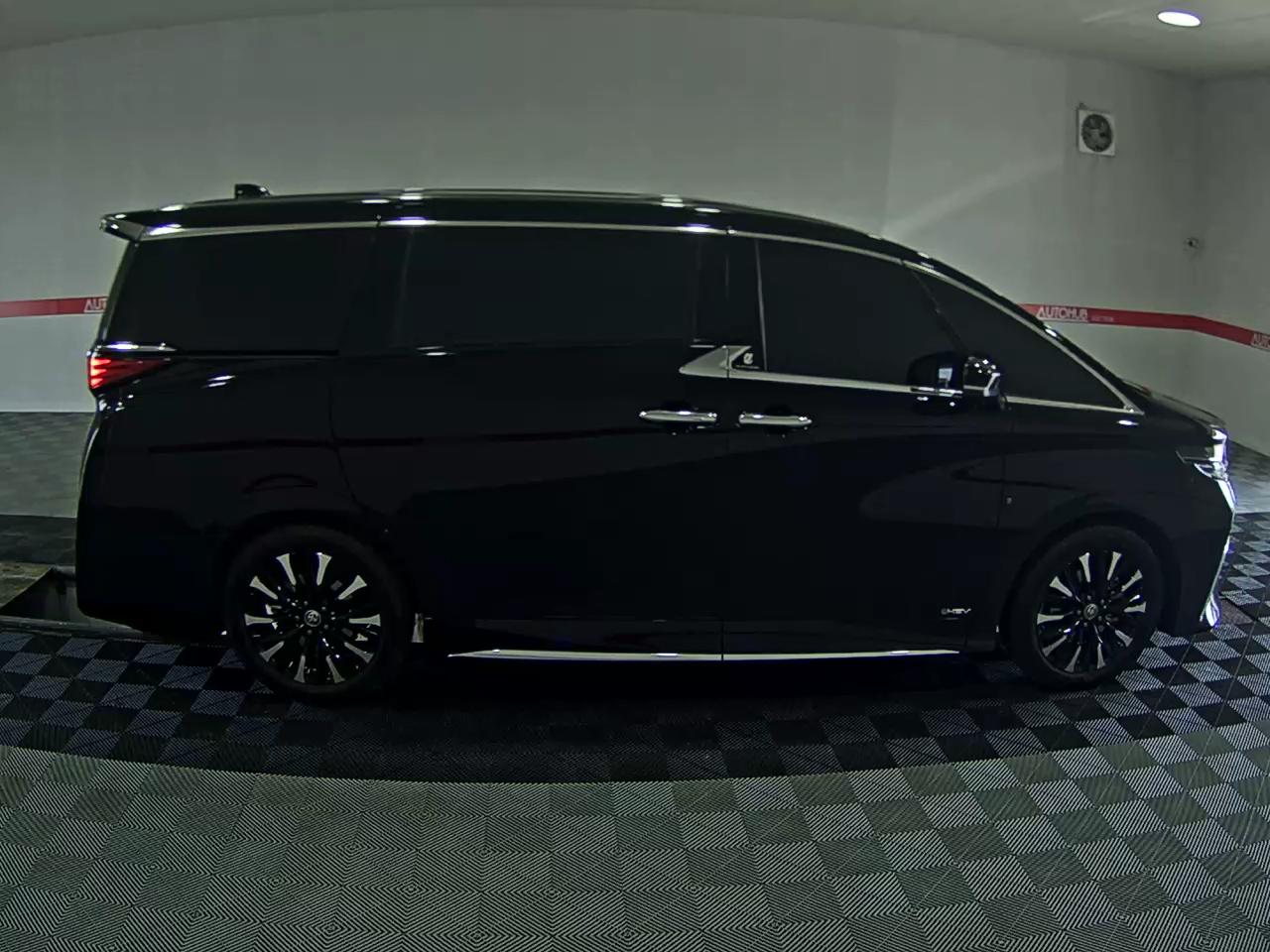 TOYOTA ALPHARD (4TH GEN) 2.5 HEV AWD - фото 2