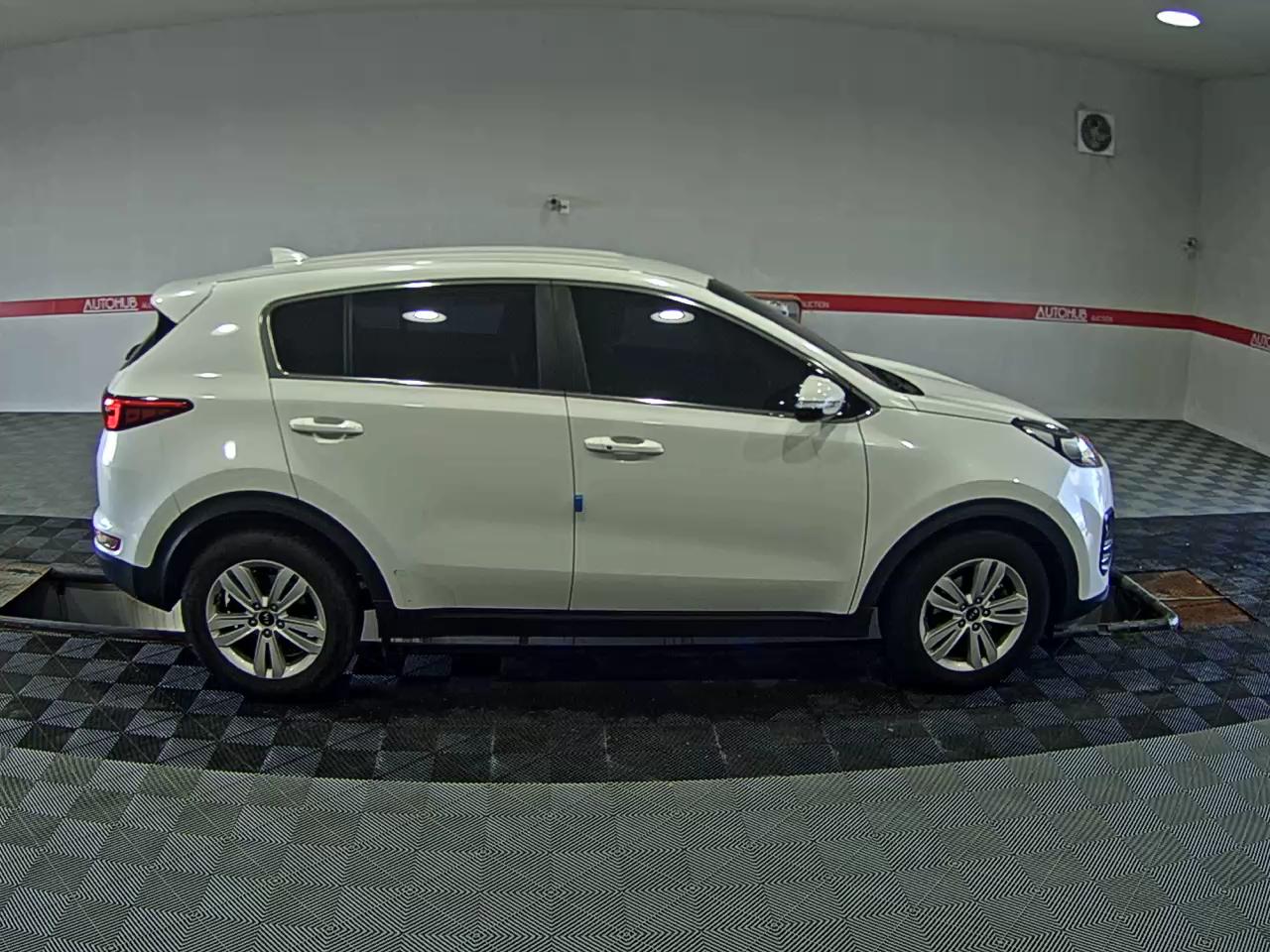 KIA NEW SPORTAGE 1.7 2WD TRENDY - фото 2
