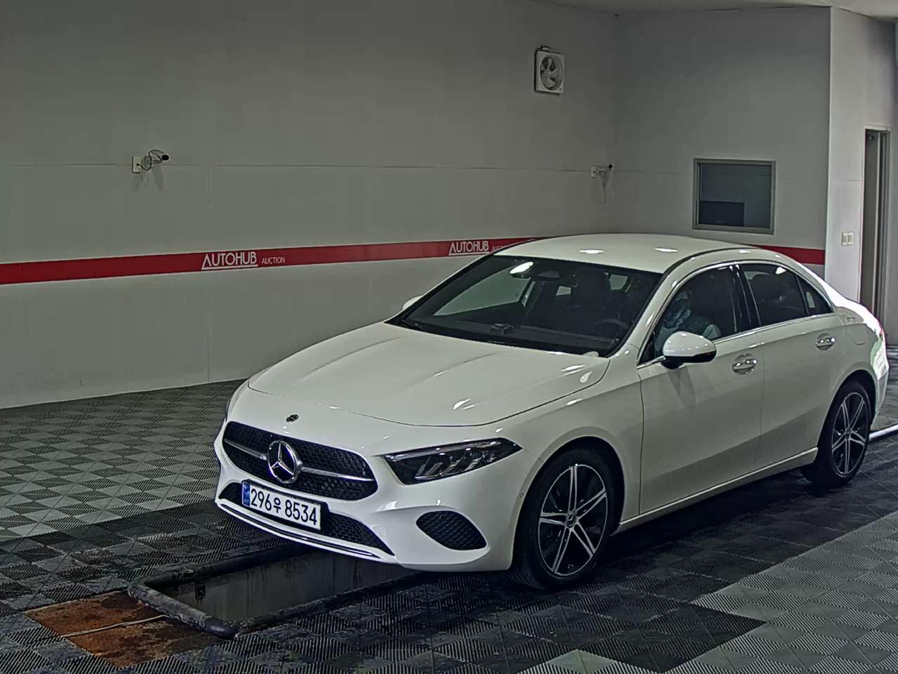 MERCEDES-BENZ A-CLASS (4TH GEN) A220 SEDAN - фото 0