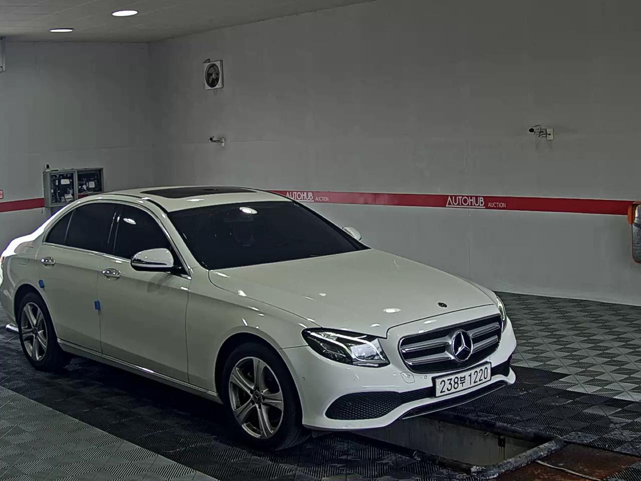 MERCEDES-BENZ E-CLASS (5TH GEN) E220d 4MATIC AVANTGARDE - фото 1