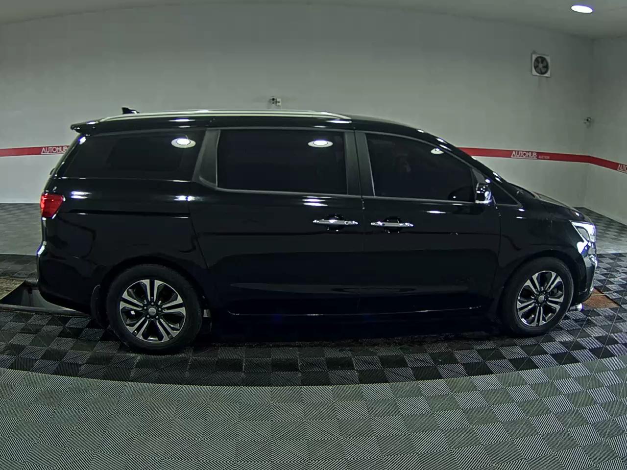 KIA THE NEW CARNIVAL 9-SEATER DIESEL LUXURY - фото 2