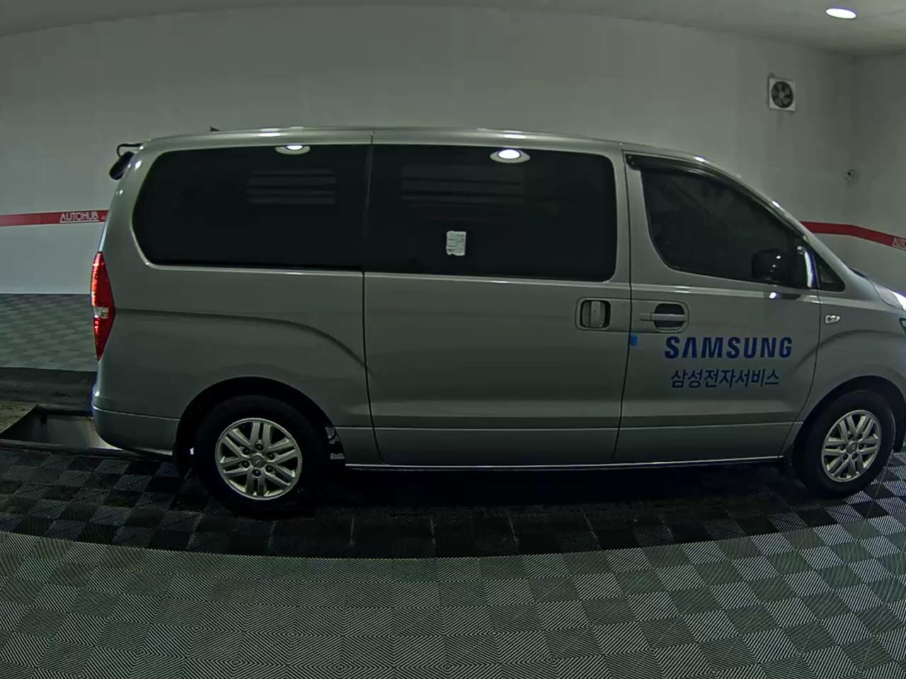 HYUNDAI THE NEW GRAND STAREX 3-SEATER DIESEL VAN SMART - фото 2