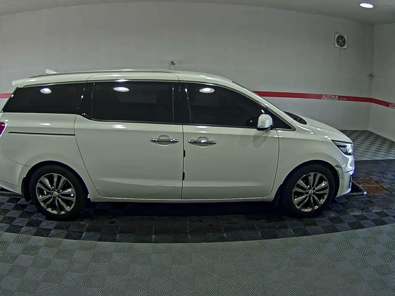 KIA ALL NEW CARNIVAL 9-SEATER DIESEL NOBLESSE - фото 2