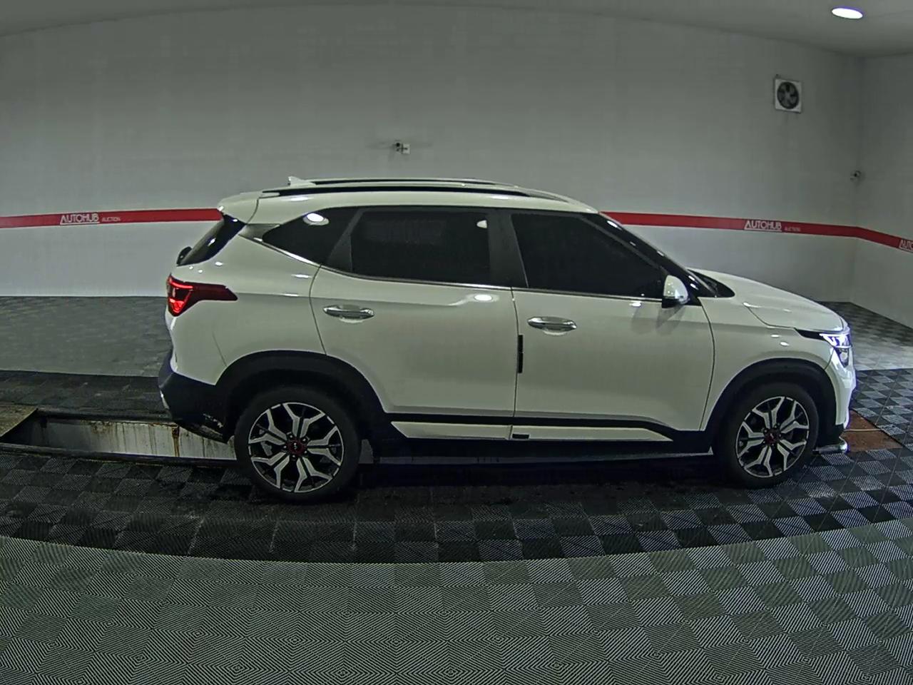 KIA SELTOS 1.6 GASOLINE 2WD SIGNATURE - фото 2