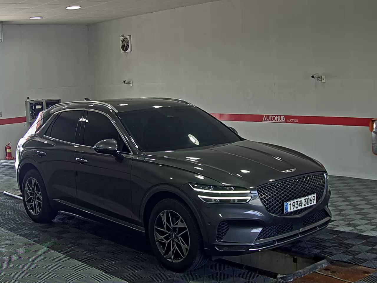 GENESIS GV70 2.5T AWD BASE MODEL - фото 1