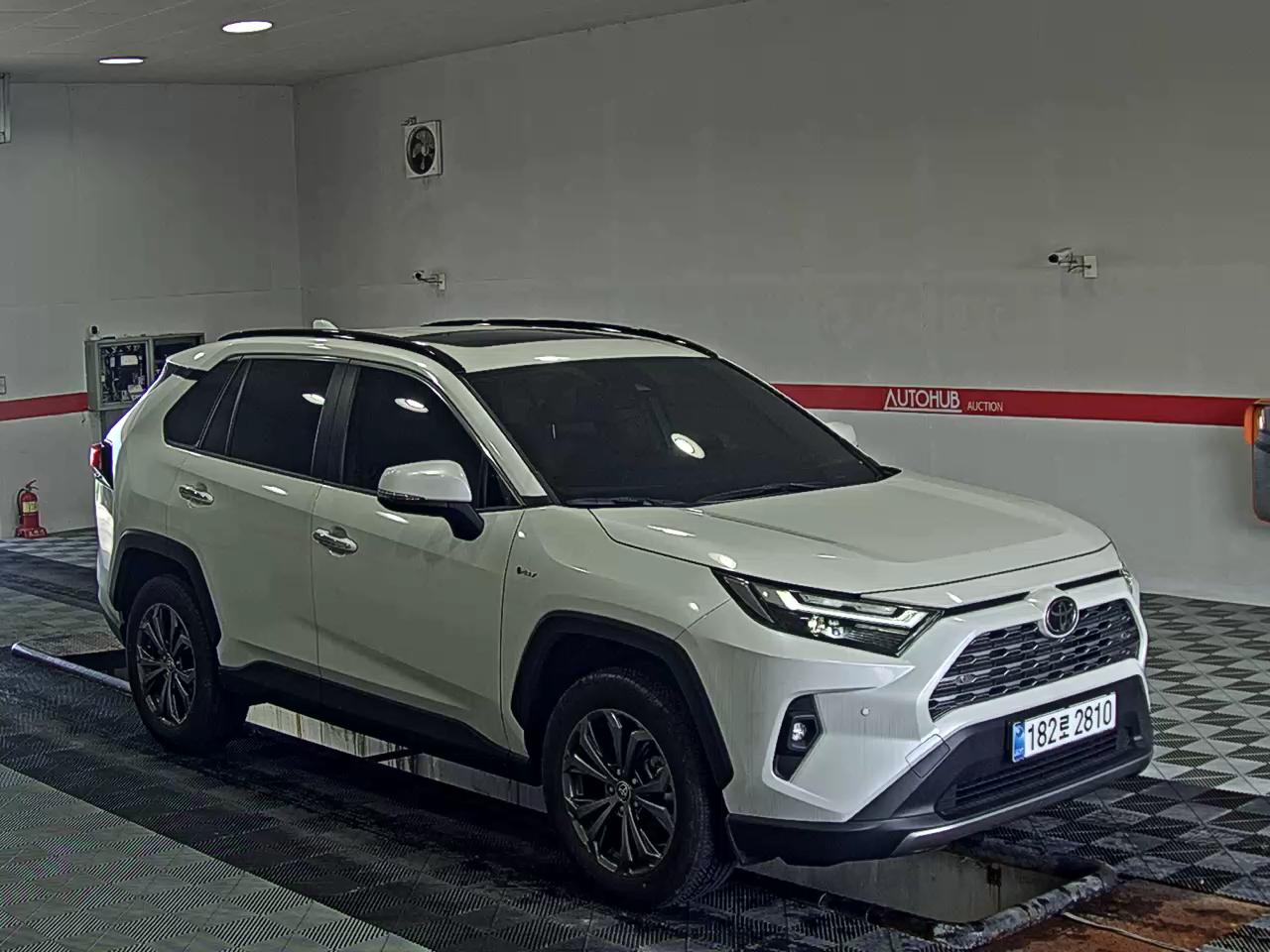 TOYOTA RAV4 (5TH GEN) 2.5 AWD HYBRID LTD - фото 1