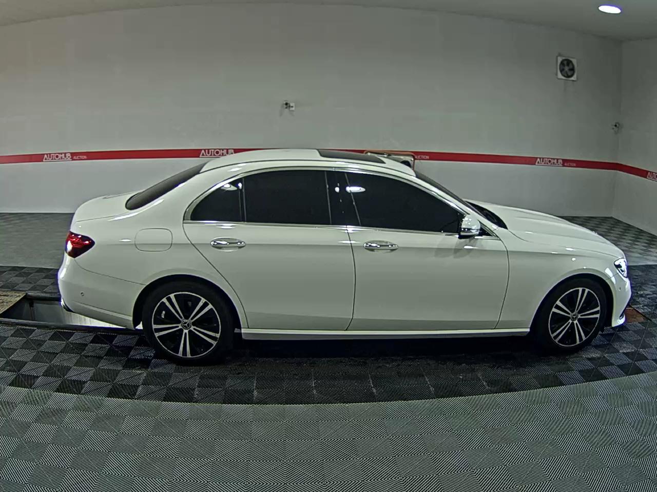 MERCEDES-BENZ E-CLASS (5TH GEN) E250 AVANTGARDE - фото 2