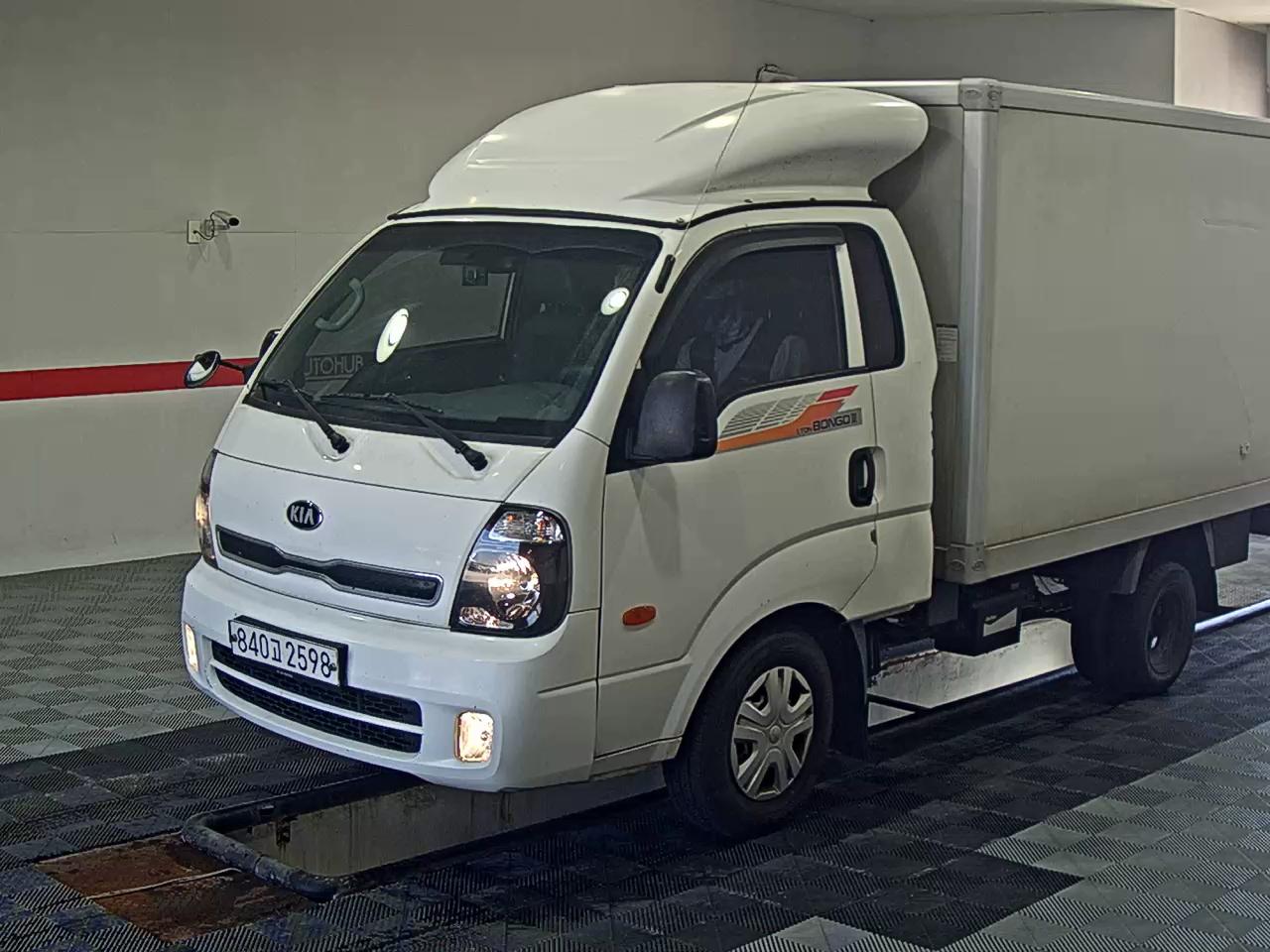 KIA BONGO III CARGO BUILT-IN BOX TRUCK 1 TON KING CAB - фото 0
