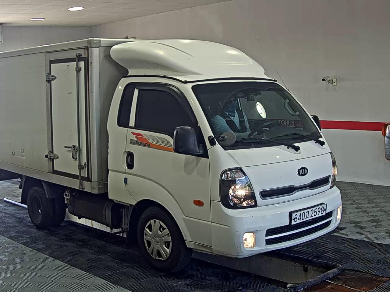 KIA BONGO III CARGO BUILT-IN BOX TRUCK 1 TON KING CAB - фото 1