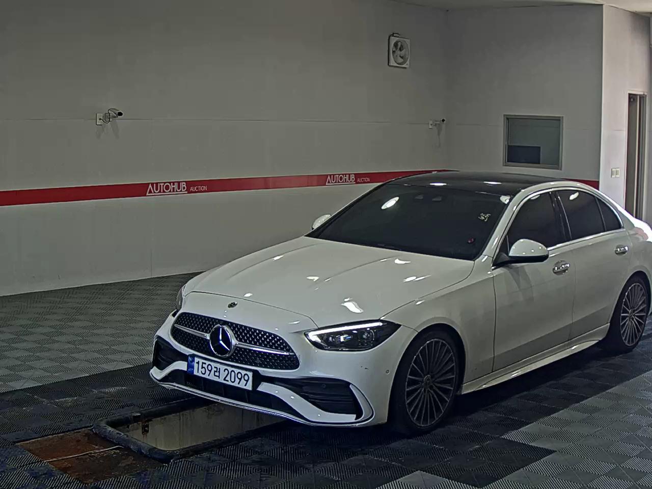MERCEDES-BENZ C-CLASS (5TH GEN) C300 4MATIC AMG LINE - фото 0