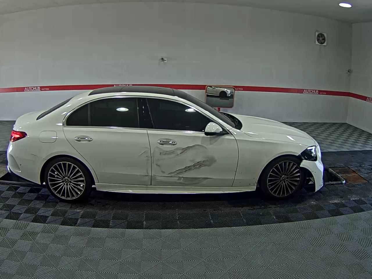 MERCEDES-BENZ C-CLASS (5TH GEN) C300 4MATIC AMG LINE - фото 2