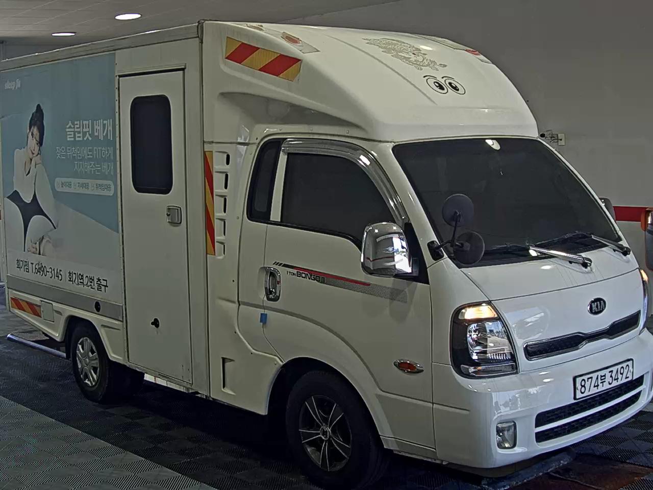 KIA THE NEW BONGO III CARGO WORK-THROUGH VAN - фото 1