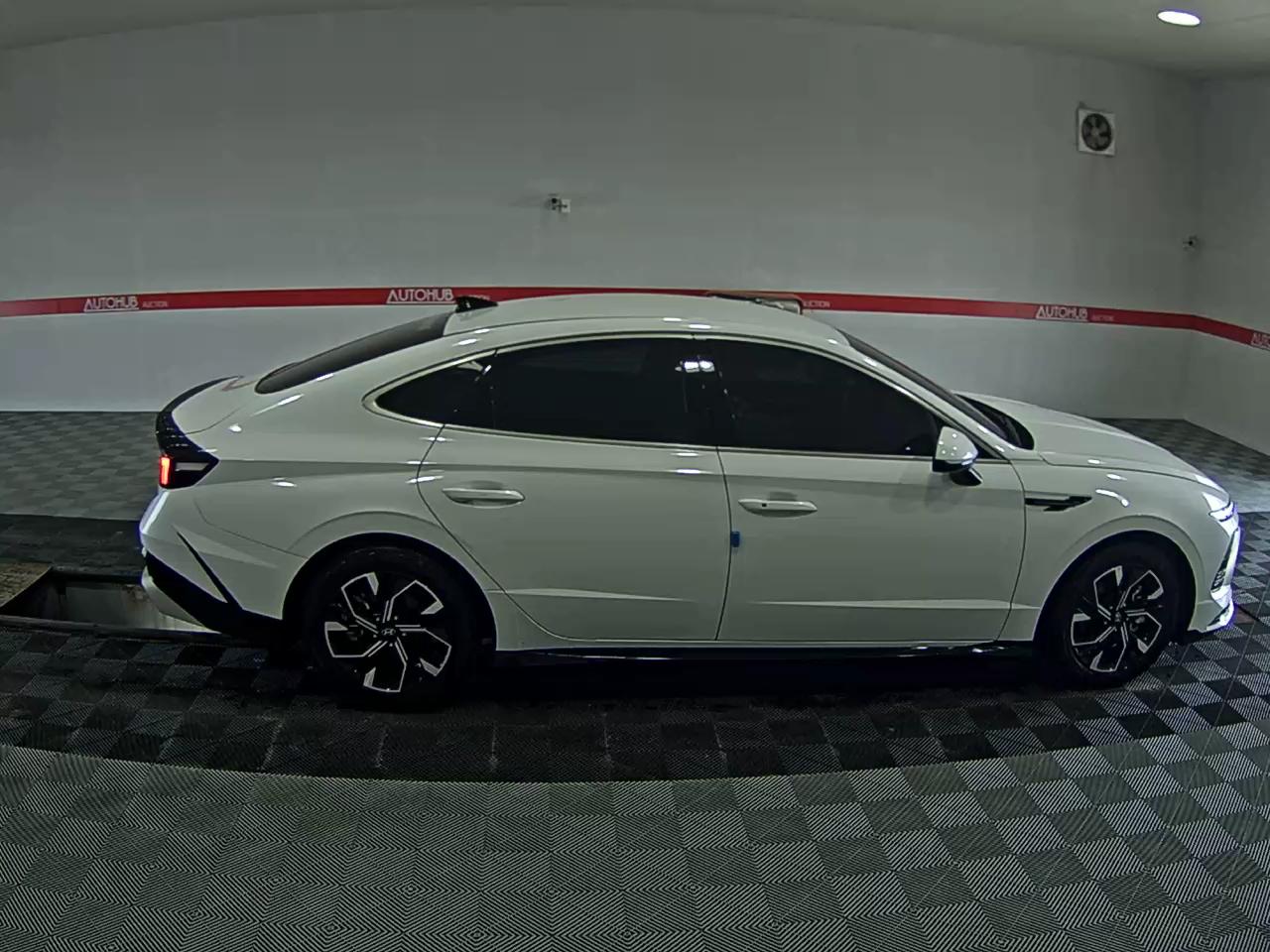 HYUNDAI SONATA THE EDGE GASOLINE 2.0 PREMIUM - фото 2