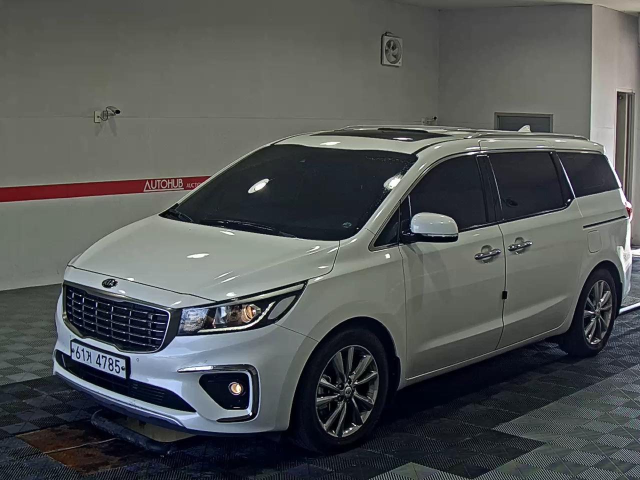 KIA THE NEW CARNIVAL 9-SEATER DIESEL PRESTIGE - фото 0