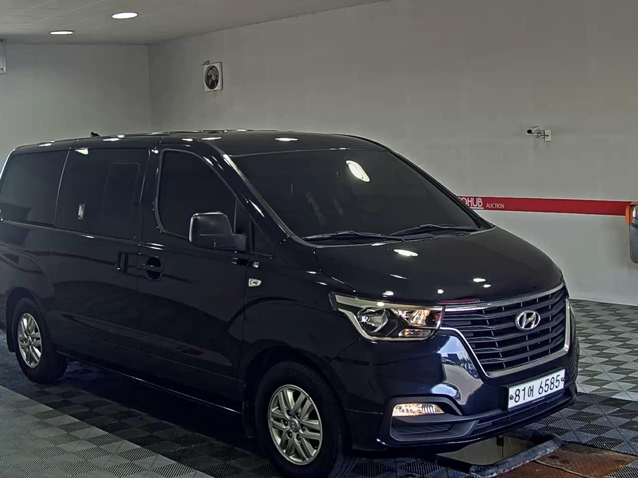 HYUNDAI THE NEW GRAND STAREX 5-SEATER DIESEL VAN SMART - фото 1