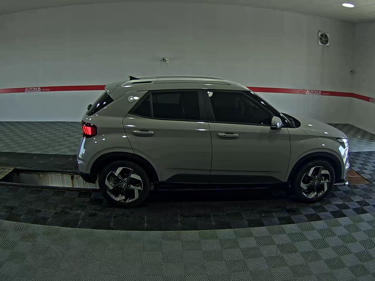 HYUNDAI VENUE 1.6 GASOLINE FLUX - фото 2