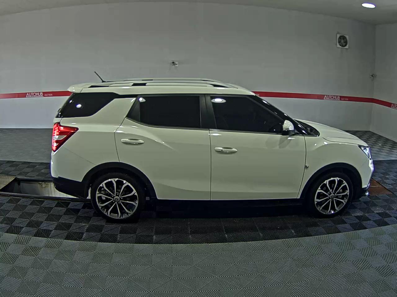 KG MOBILITY (SSANGYONG) TIVOLI AIR DIESEL 2WD RX - фото 2