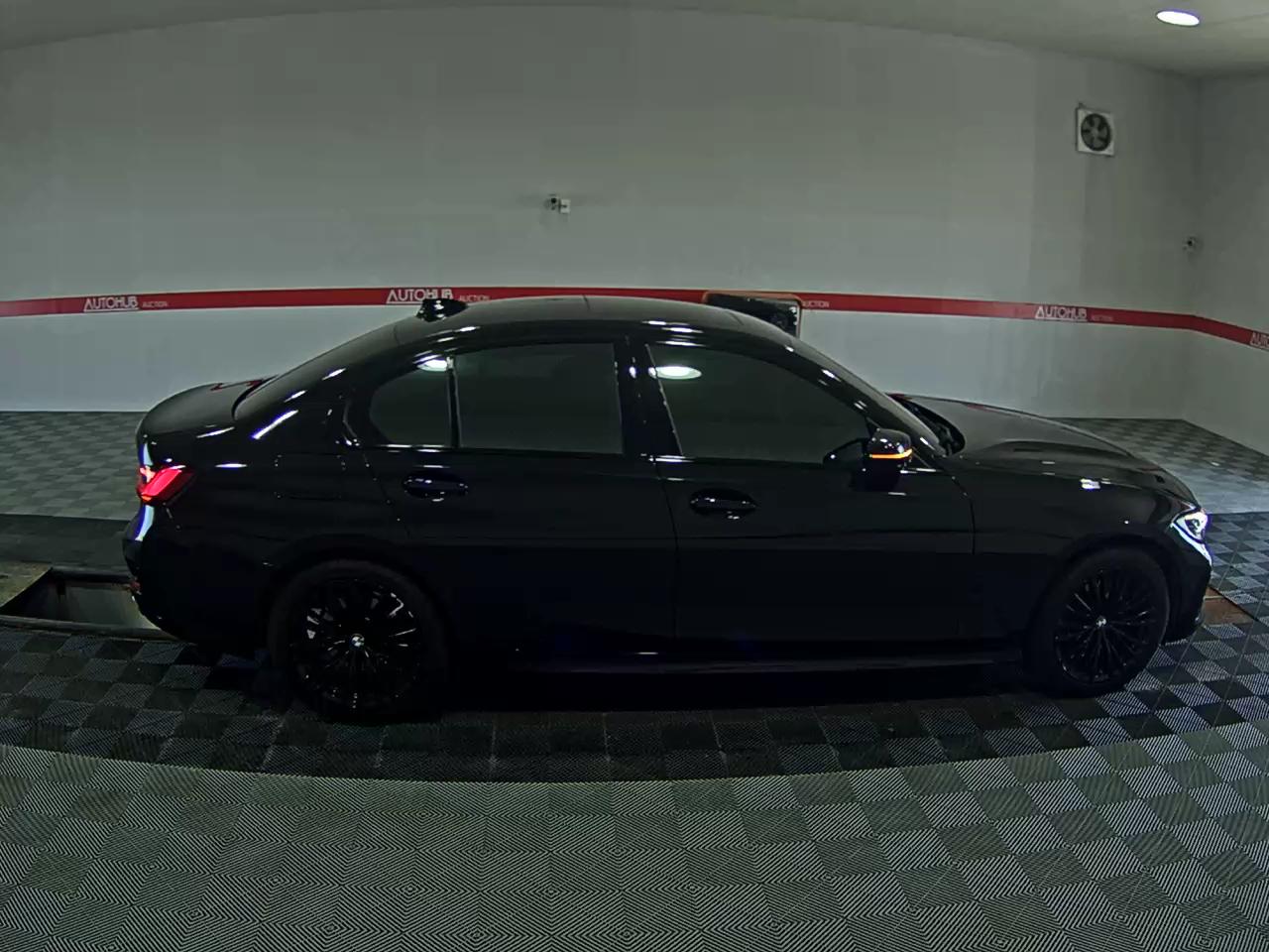 BMW 3 SERIES (7TH GEN) 320i LUXURY INNOVATION PACK - фото 2