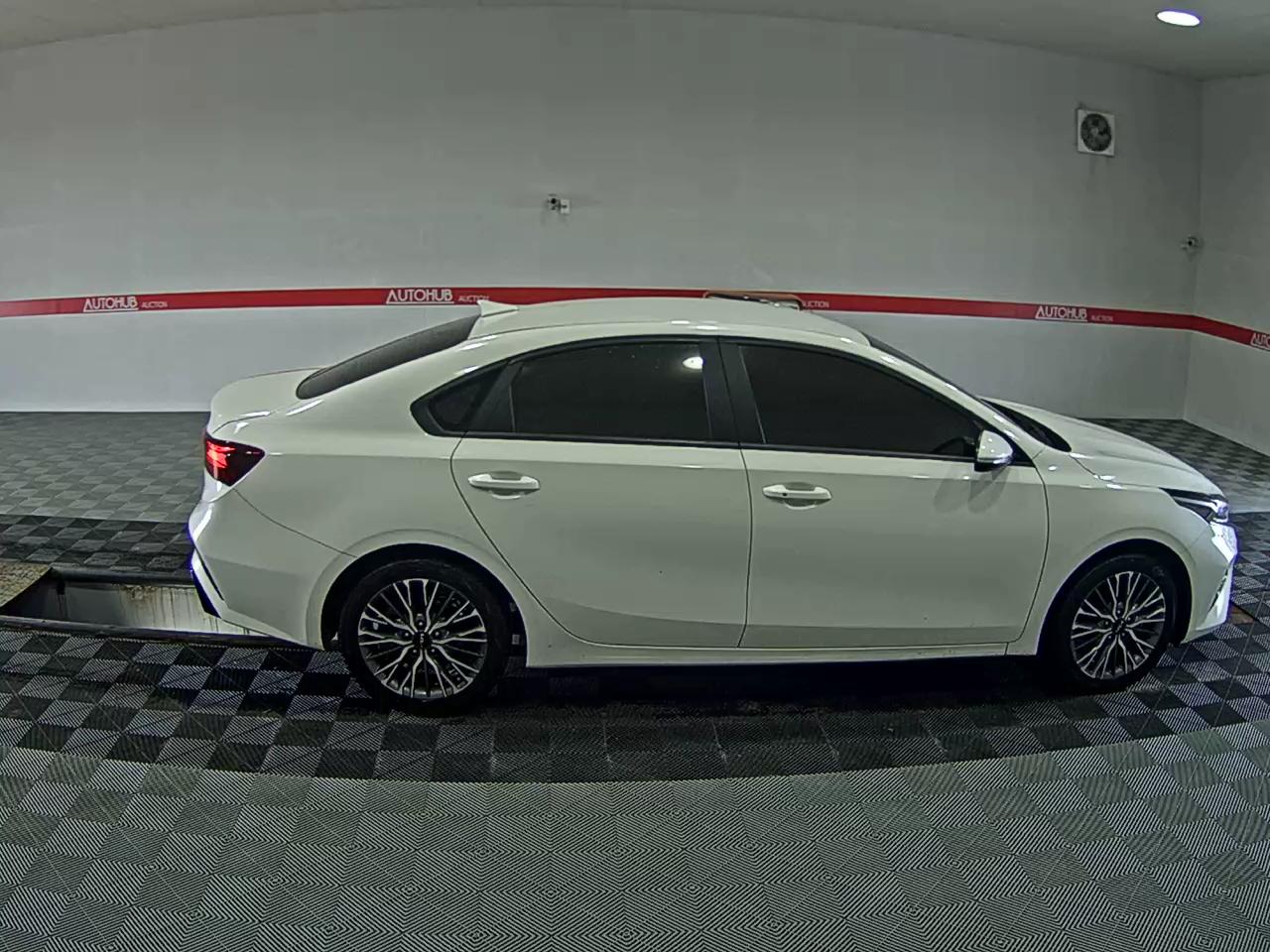 KIA THE NEW K3 1.6 GASOLINE PRESTIGE - фото 2