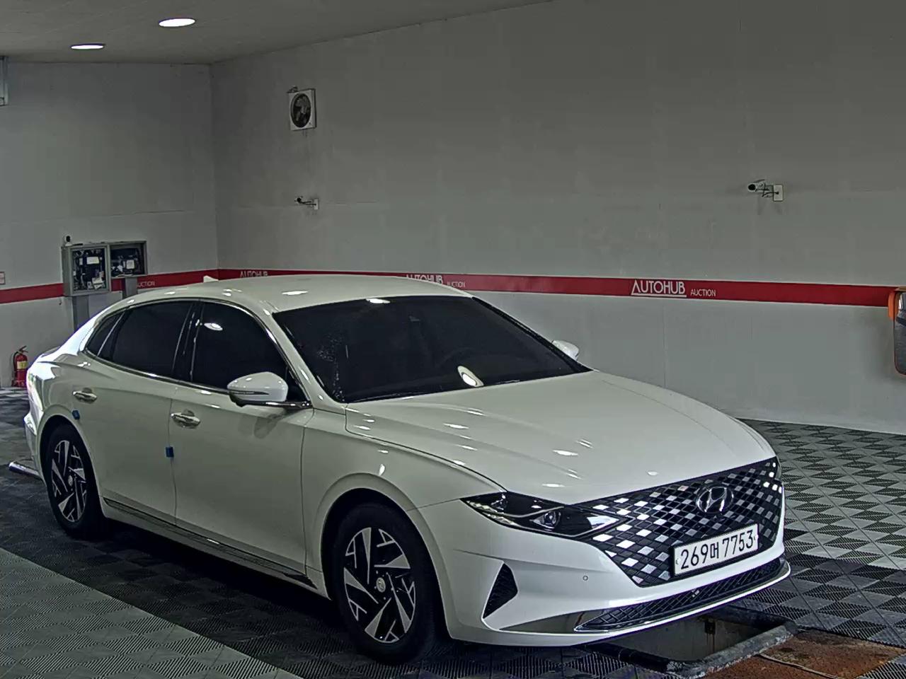 HYUNDAI THE NEW GRANDEUR IG HYBRID 2.4 HEV EXCLUSIVE - фото 1