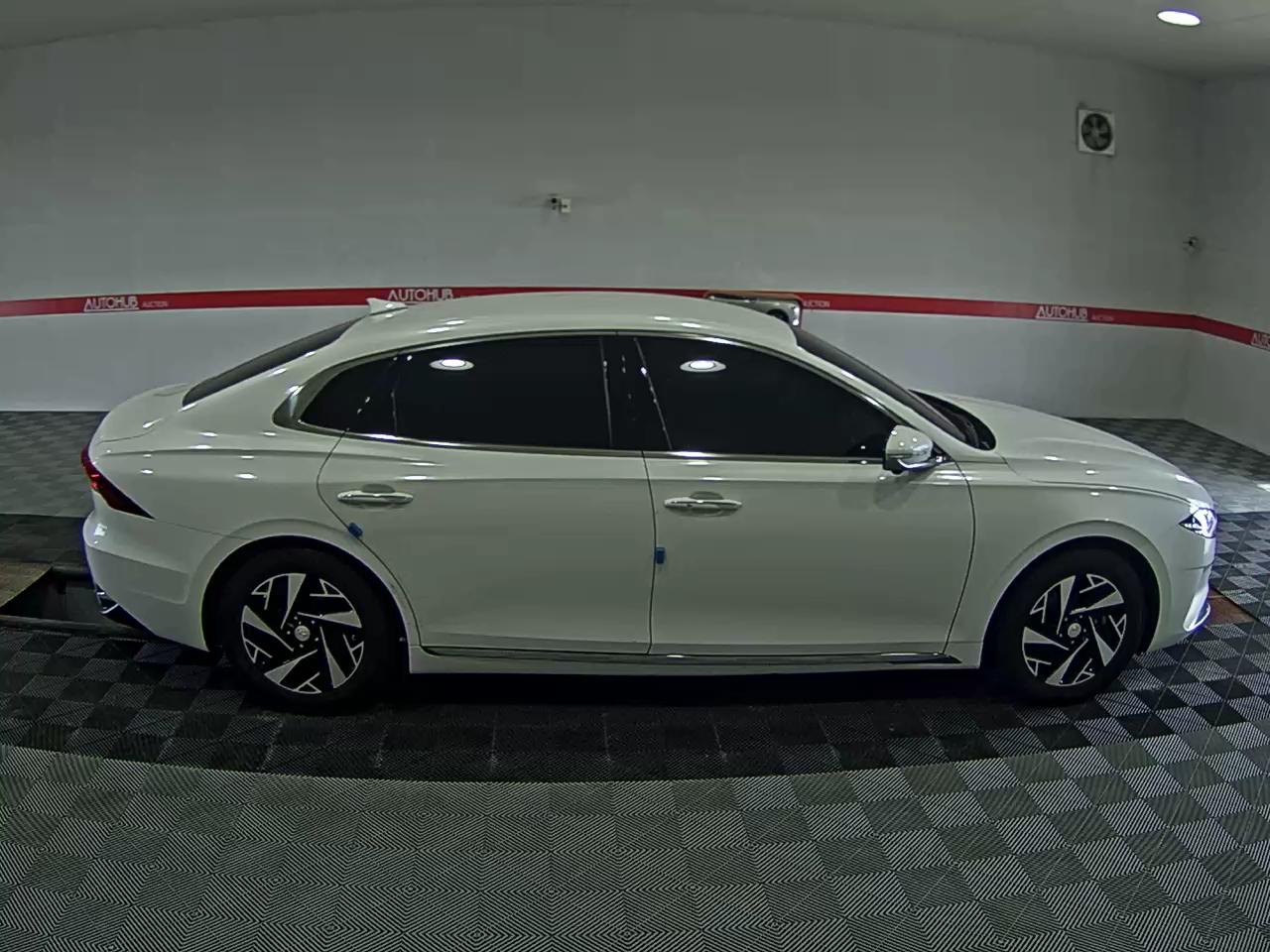 HYUNDAI THE NEW GRANDEUR IG HYBRID 2.4 HEV EXCLUSIVE - фото 2