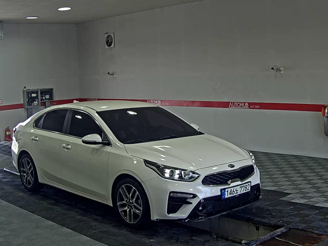 KIA ALL NEW K3 1.6 GASOLINE LUXURY - фото 1