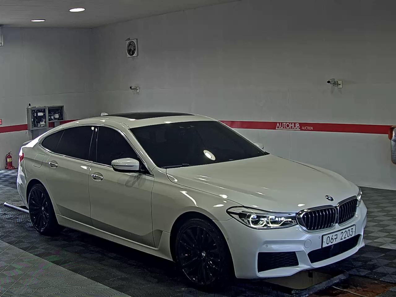 BMW GRAN TURISMO (GT) 6 SERIES 640i xDRIVE LUXURY - фото 1