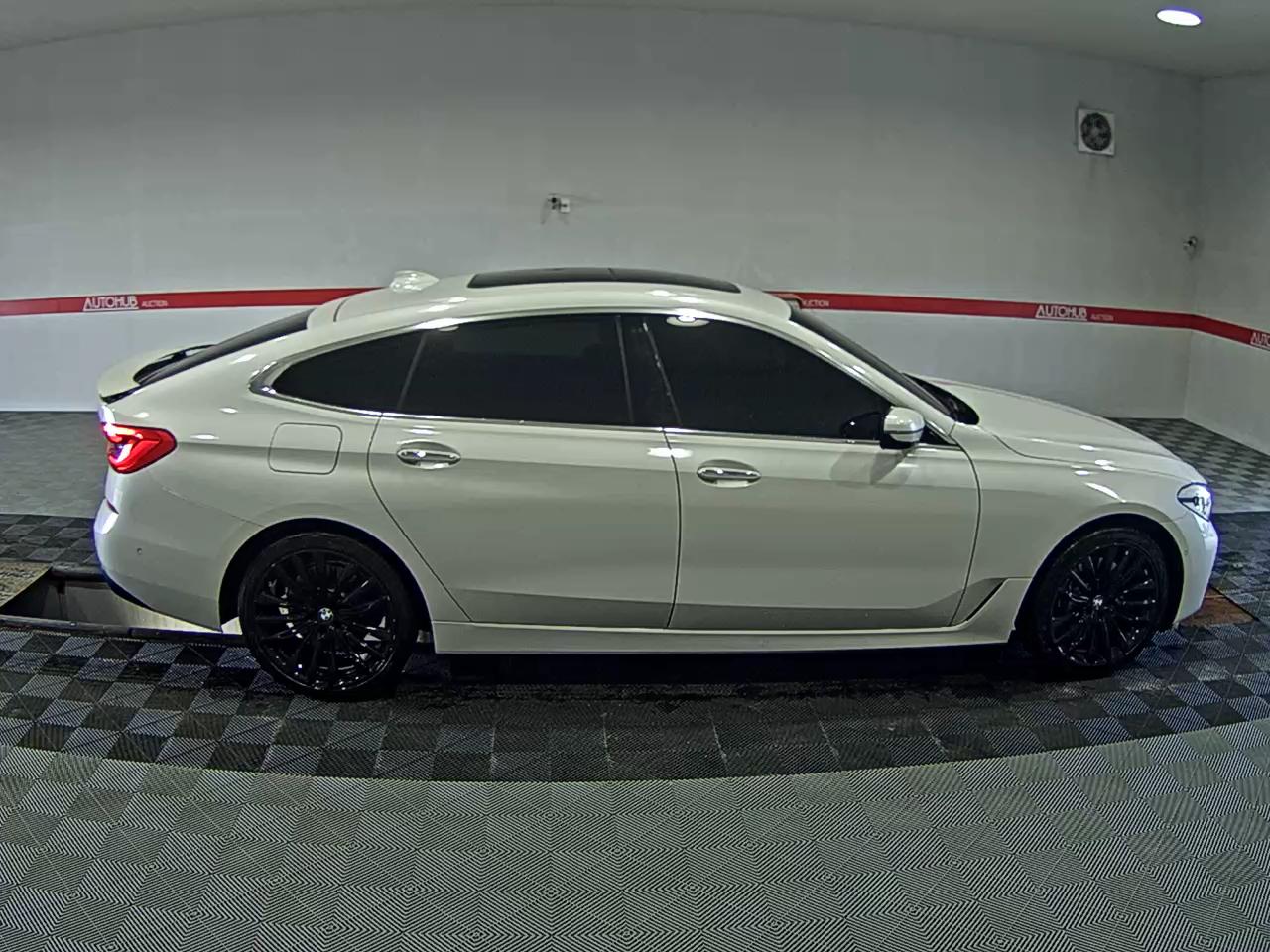 BMW GRAN TURISMO (GT) 6 SERIES 640i xDRIVE LUXURY - фото 2