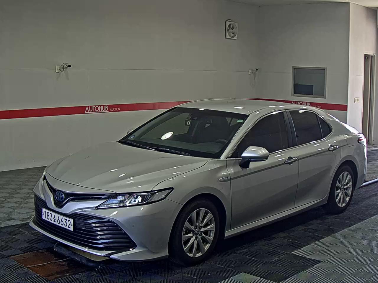 TOYOTA CAMRY (10TH GEN) 2.5 HYBRID LE