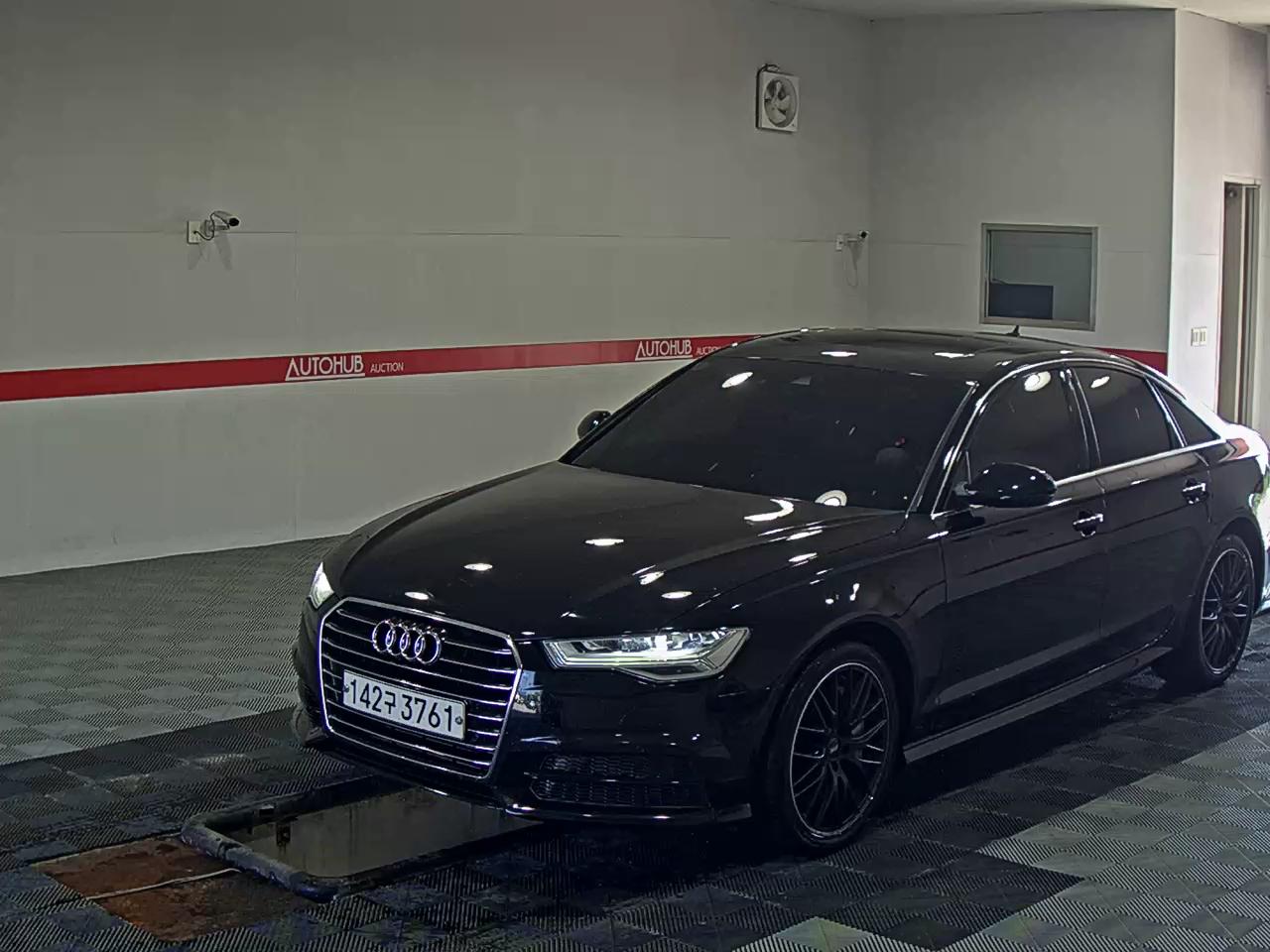 AUDI A6 (4TH GEN) 40 TFSI - фото 0