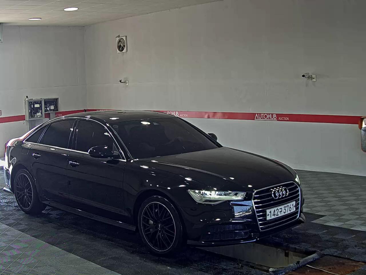 AUDI A6 (4TH GEN) 40 TFSI - фото 1